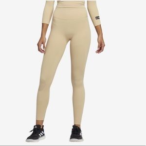 Adidas Formotion Training Sculpt Seamlessly Hazy Beige Tights, Plus Size 4X NWT